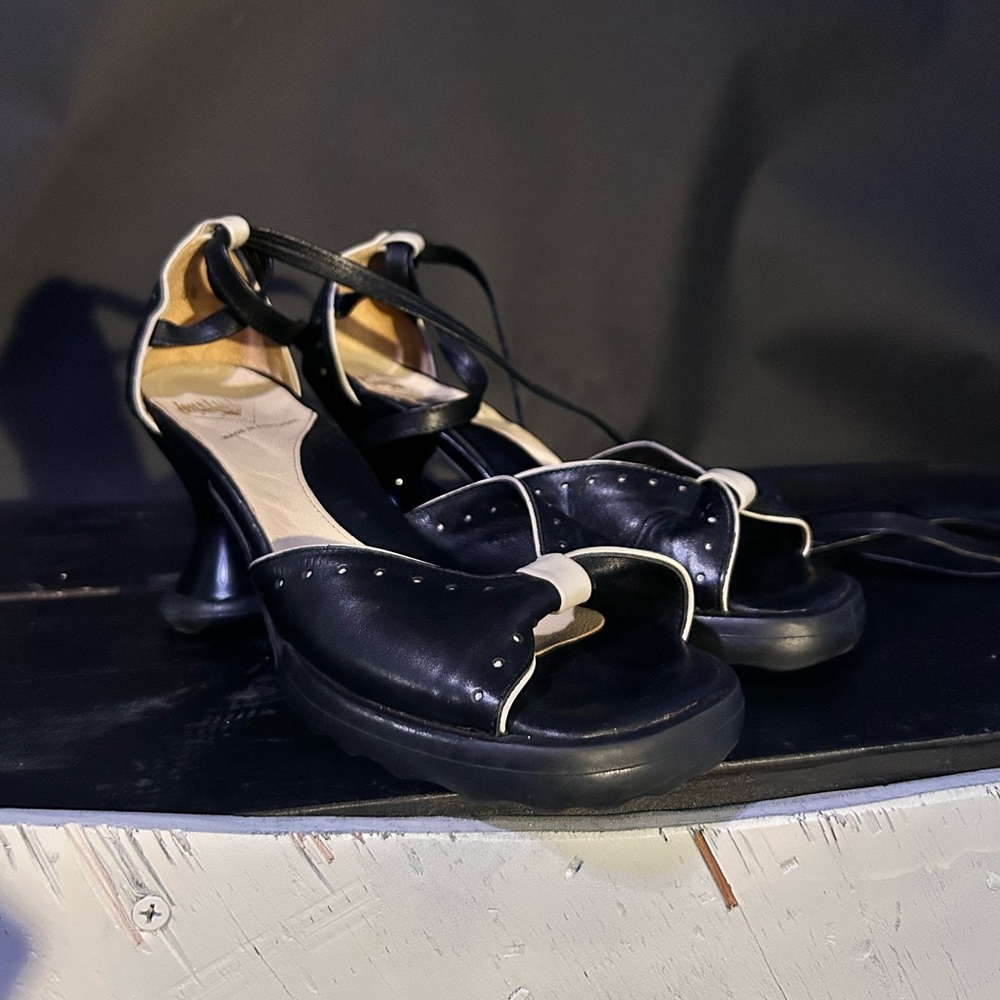 John Fluevog Black Bow Heels - Picture 3 of 13